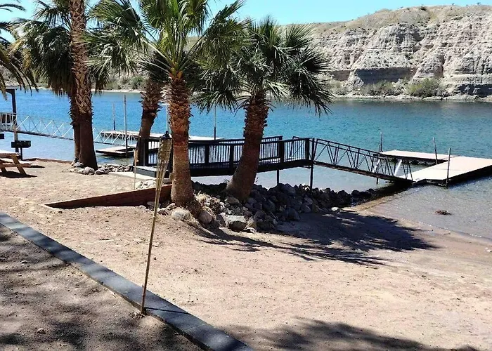 3 Bedroom, 2 Bath 1 Min Walk To The * Bullhead City