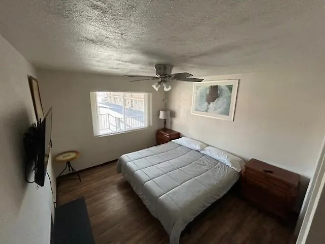 3 Bedroom, 2 Bath 1 Min Walk To The Apartment Bullhead City
